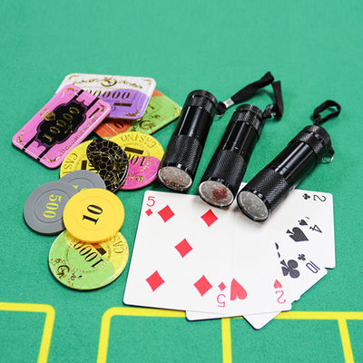Mua Đèn kiểm tra mã dây buộc cầm tay nhỏ màu đen Texas Holde’M Poker Chip Đồng xu Tấm nhựa UV Dấu chống hàng giả sản xuất trực tuyến