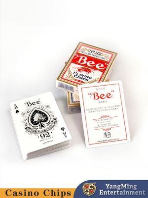 Đỏ và màu xanh Bạch ưng Mô hình 310 gram của giấy bột 4 lớp của tổng hợp nén Opaque, không có nếp nhăn, mật độ cao Black Core Casino chơi bài hộp màu đóng gói